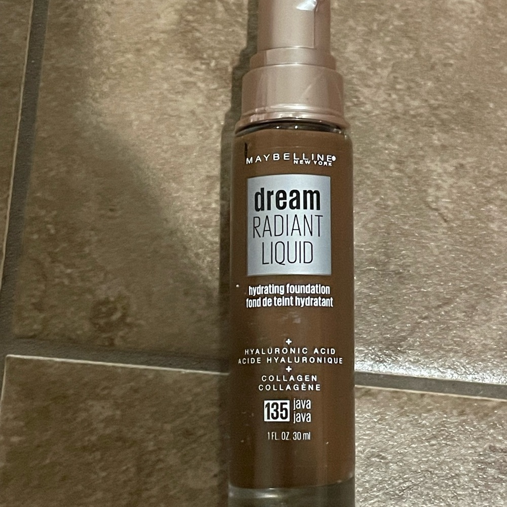 FREE WITH BUNDLE Maybelline Dream Foundation